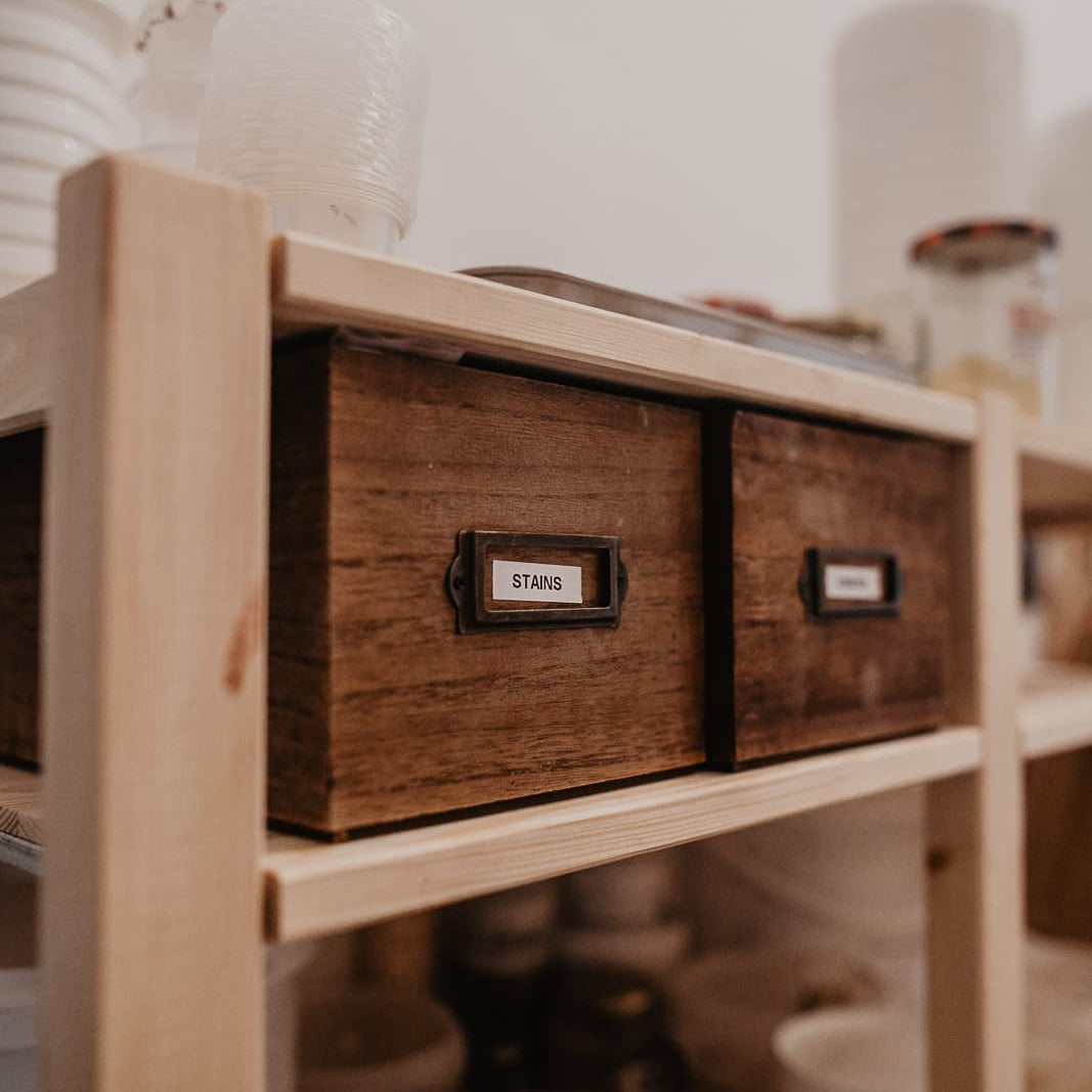 Shelf with oxides and stains 